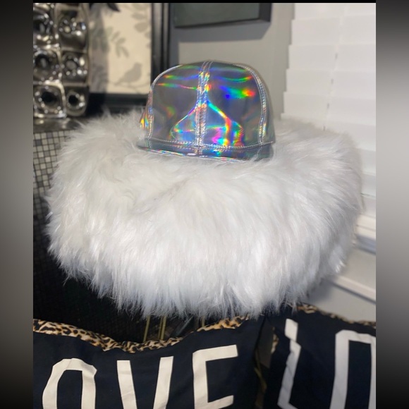 Silver hat - Picture 7 of 10